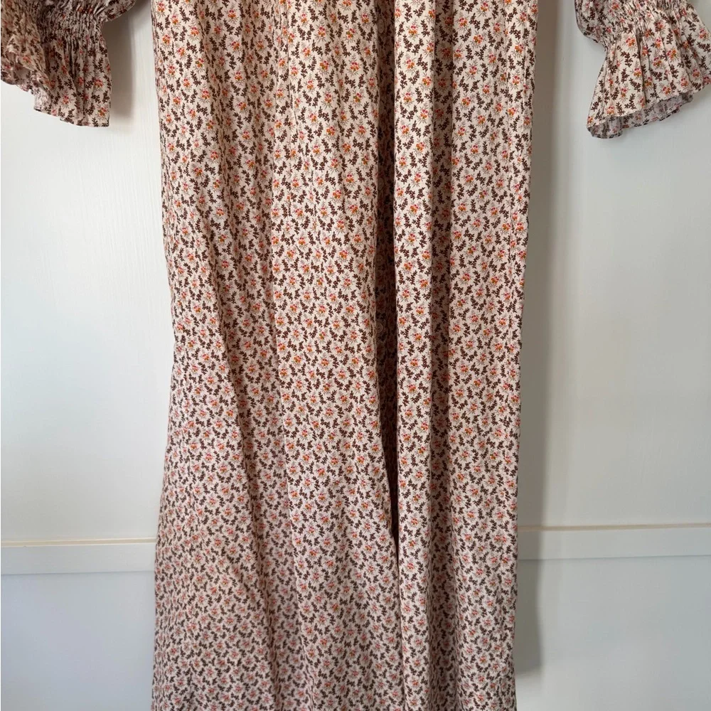 Doen Long Sleeve Dress in Cream Floral - Picture 8 of 8